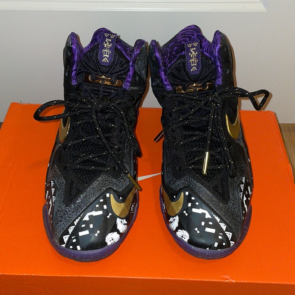 Nike Lebron Black History Month Shoes in Size 5Y w/ original box - lightly worn